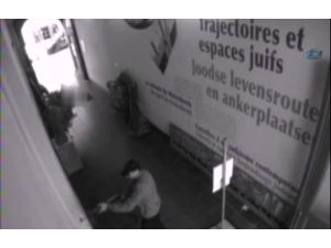 Yahudi Müzesine Kalaşnikoflu Saldırı Kamerada