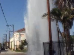 Cadde Havuza Döndü