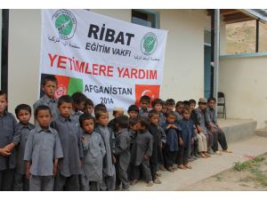 Afgan Yetimlerine Yardım