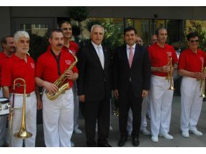 (Düzeltme) Vali Mutlu, Beşiktaş Belediyesini Ziyaret Etti