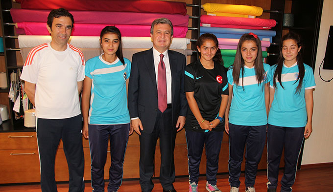 Genç Kızların Hedefi Şampiyonluk 