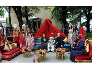 Oğluna Padişah Türbesinde Sünnet Cemiyeti Yapan Vali Yardımcısı Emekli Oldu