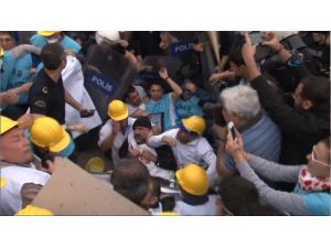 Bakanlık Önünde Zincirli Eylem