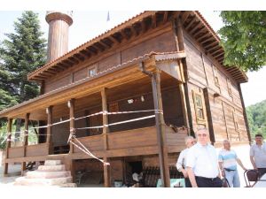 Çivisiz Cami İbadete Açılıyor