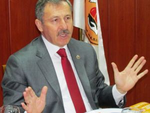 Özdağ’dan Çocukları Kaçırılan Annelerin Eylemine Destek