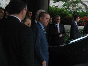 Başbakan Erdoğan, Yanına Gelen Engelli Vatandaşı Dinledi