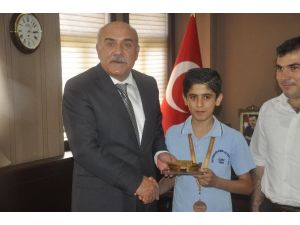Vali’den Öcalan’a Takdir