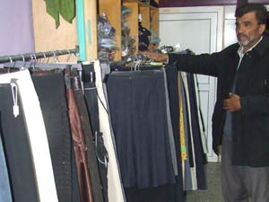 Esnaftan Depremzedelere Giysi Yardımı