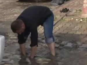 Zor Anlar Yaşadılar