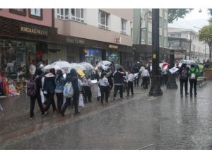 Sağanak Yağışa Aldırmayan Mehter Takımı Çalmaya Devam Etti...(özel Haber)