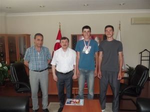 Şampiyon Okçu, Kaplan’ı Ziyaret Etti