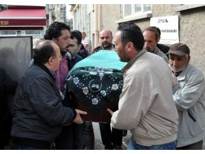 Vahşice Öldürülen Yaşlı Kadın Toprağa Verildi