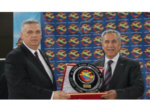 Arınç: “Sivil Pilotlarımızı Da Yetiştirmeliyiz”