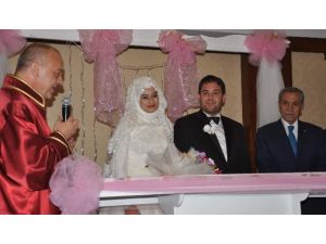 Arınç Nikah Şahidi Oldu