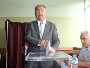 Yeniden Başkan Seçildi