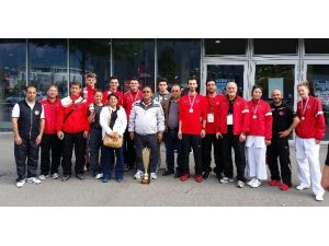 Türk Tekvandoculardan Büyük Başarı