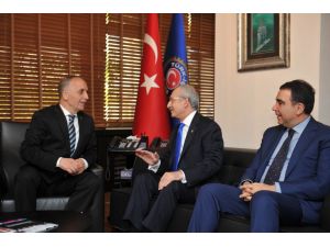 Kılıçdaroğlu, Türk-iş’i Ziyaret Etti