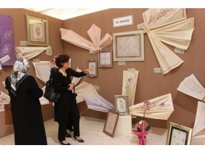 Üretken Kadınlar El Emeği Göz Nuru Ürünlerini Sergiledi