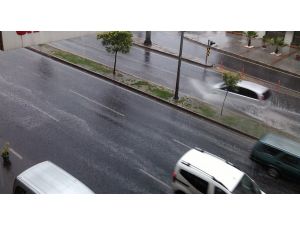 İzmir Yağmura Teslim