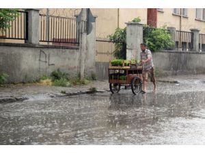 İzmir’de Sağanak Yağış