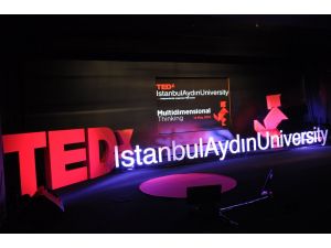 İstanbul Aydın Üniversitesi ‘Çok Boyutlu’ Düşündürdü