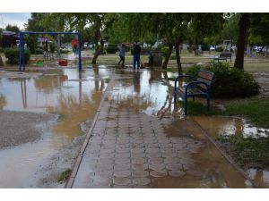 Yağmur Hayatı Olumsuz Etkiledi