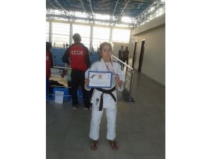Tuana Biçer, Judoda Yalova’nın Gururu Oldu