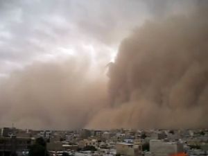 İran’ı Kum Fırtınası Vurdu: 5 Ölü, 30 Yaralı