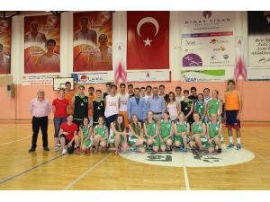 Dünya Devi Kardeşimiz Oldu