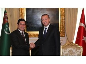 Türkmen Cumhurbaşkanıyla Görüştü