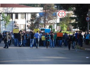 Erdemir Liman İşçileri Ve Ailelerinden Protesto Yürüyüşü