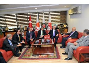 Çözüm Sürecini Topa Tuttu