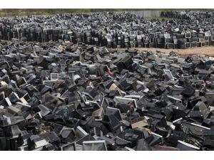 Elektronik Atıklar Hem Çevre Hem Ekonomiye Zarar Veriyor