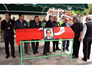 Öğrencinin Yumruğuyla Ölen Öğretmen Toprağa Verildi