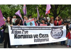 Tbmm Önünde “Kadın Cinayetlerine En Ağır Ceza Verilsin” Eylemi