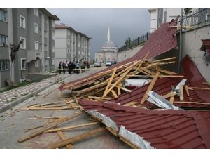 Deprem Oluyor Sandılar