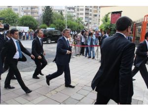 Cumhurbaşkanı Gül İzmir’de
