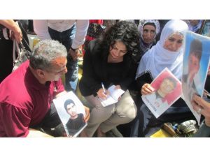 Chp’li Vekillerden Eylem Yapan Annelere Ziyaret