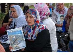 Bdp’li Belediye Başkanından Oturma Eylemi Yapan Ailelere Ziyaret