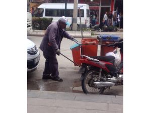 Emektar Çöpçünün Meslek Aşkı
