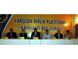 500 Hakim Ve Savcı Toplandı