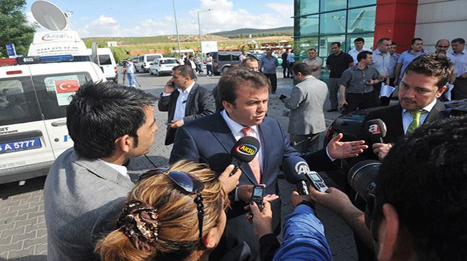 ERKOÇ YARALI POLİSLERİ ZİYARET ETTİ