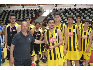 Basketbol Erkekler Gençlik Turnuvası Sona Erdi