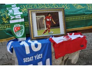 Milli Futbolcu Sedat Yüce Son Yolculuğuna Uğurlandı