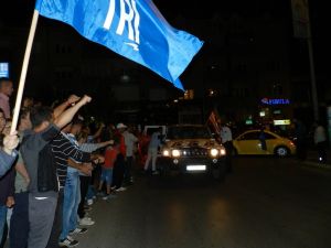 Kosova’da Seçim Sonuçları Coşkuyla Kutlandı