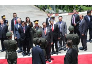 Pakistan Cumhurbaşkanı Memnun Hüseyin Nijerya’ya Gitti