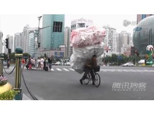 Bisikletini Fazla Yükleyince...