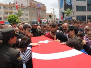Mardinde Şehit Olan Asker Çorum’da Toprağa Verildi