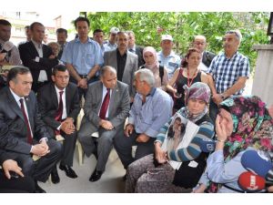 Komisyon Üyeleri Şehit Ailelerini Ziyaret Etti