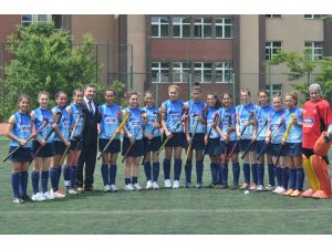Highway Hokey Kulübü İkinci Avrupa Şampiyonluğuna Koşuyor